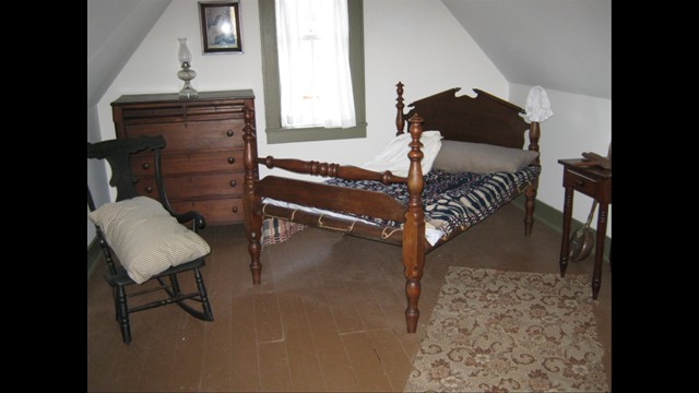 Rope Bed, Bedroom