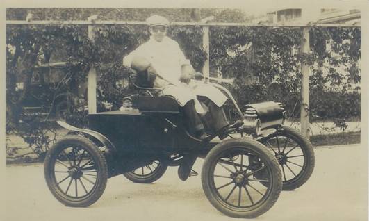 Tom Peabody & his 1903 Olds